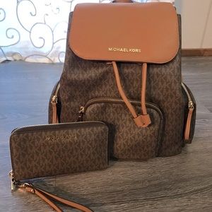 Michael Kors abbey Large backpack and wristlet wallet